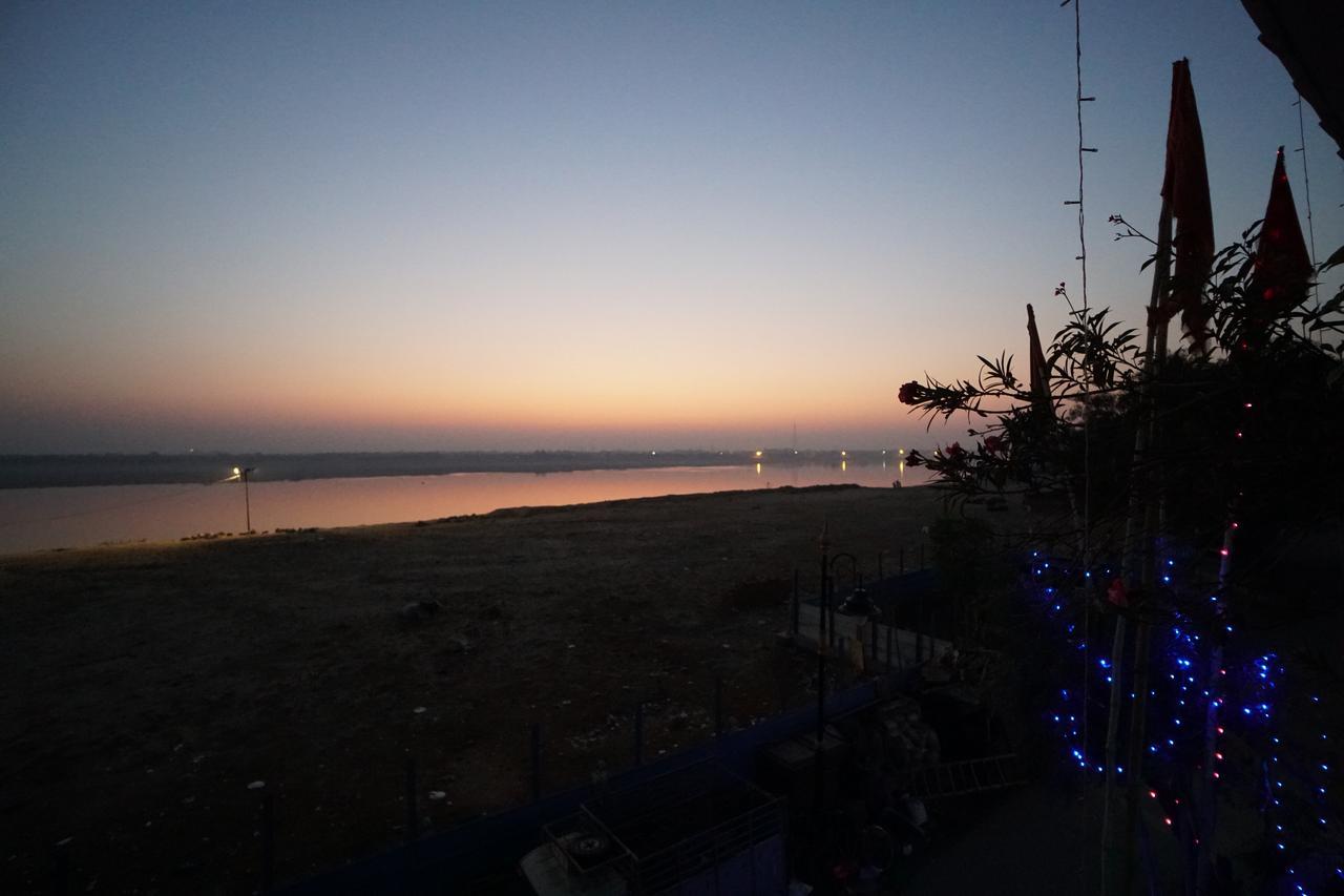 Ganga Paying Guest House Benares Buitenkant foto