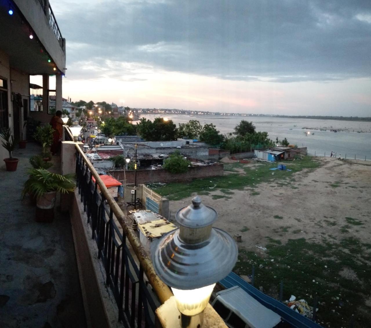 Ganga Paying Guest House Benares Buitenkant foto